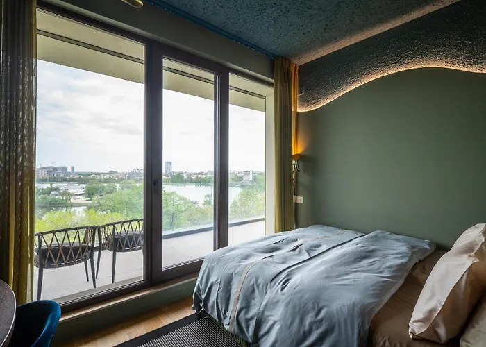Room 12
